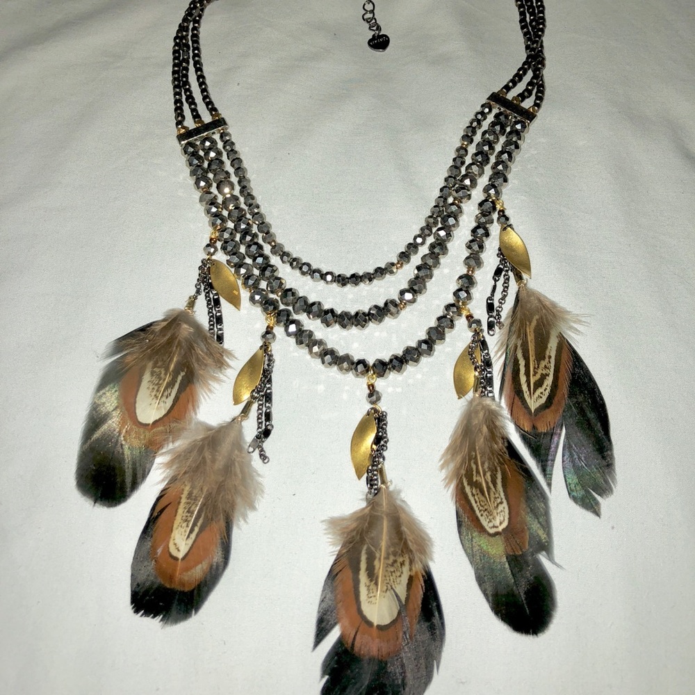 Nakmol design necklace. (New)